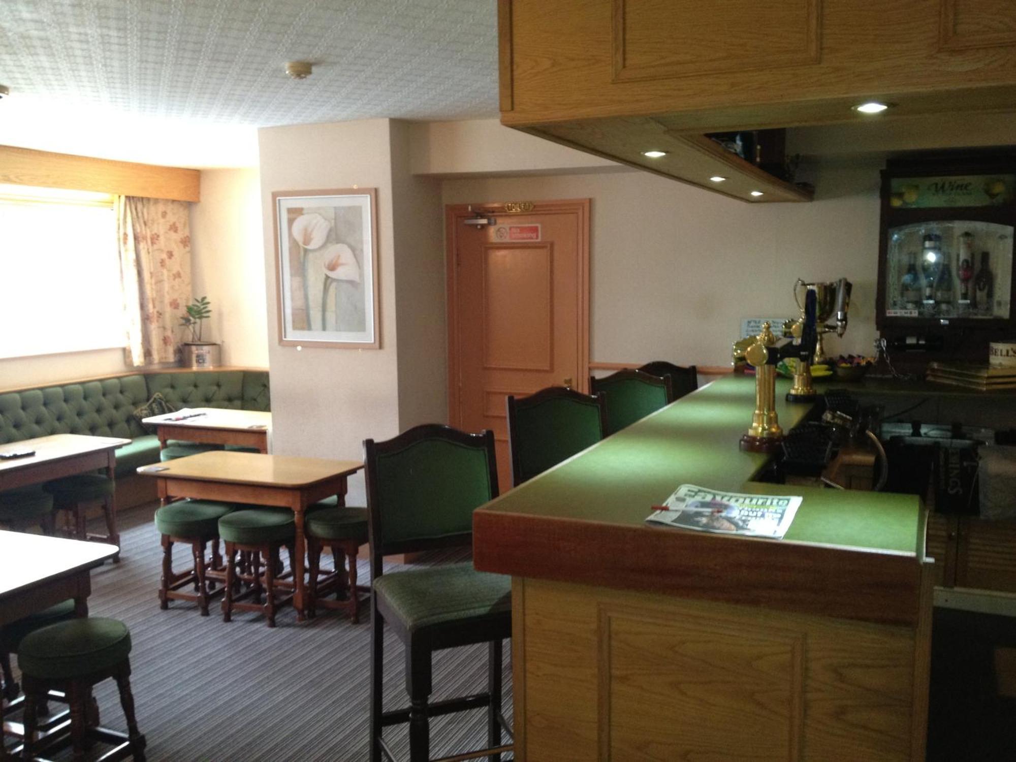 Hall Park Hotel Self Check In Workington Exterior foto